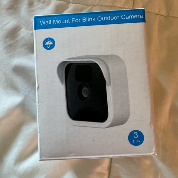 2 TWO Cameras Blink (3rd Gen) NIB + 3 Camera
Silicone Skin Covers NIB - Picture 7 of 12